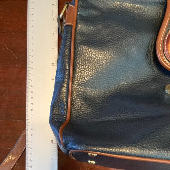 Like-new Oggi Domani green faux leather cross-body purse - Picture 4 of 15